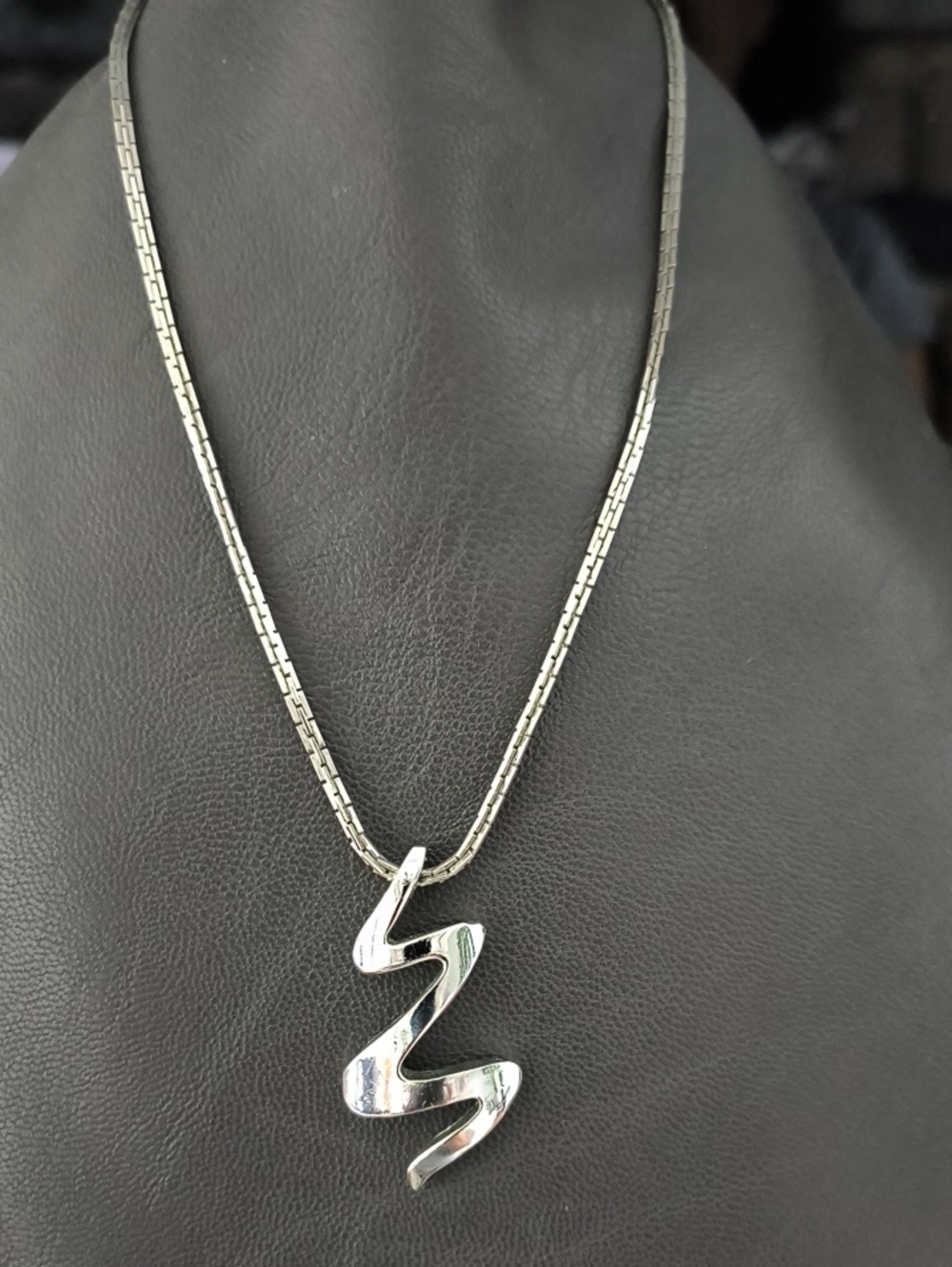 Trifari Silver Zigzag Pendant Necklace